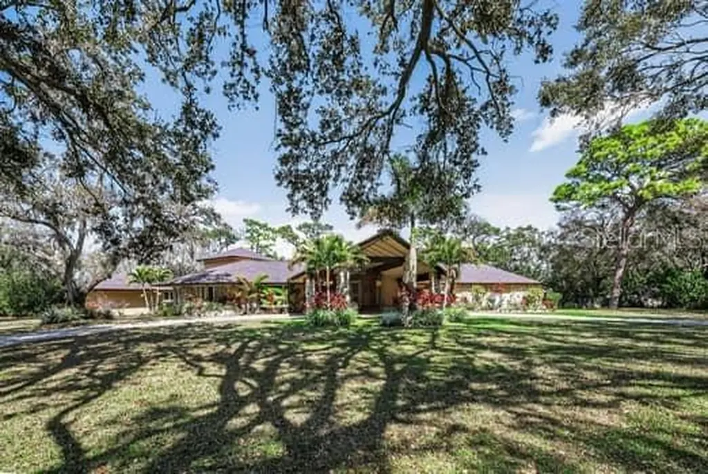 2390 Kent Place Clearwater FL 33764