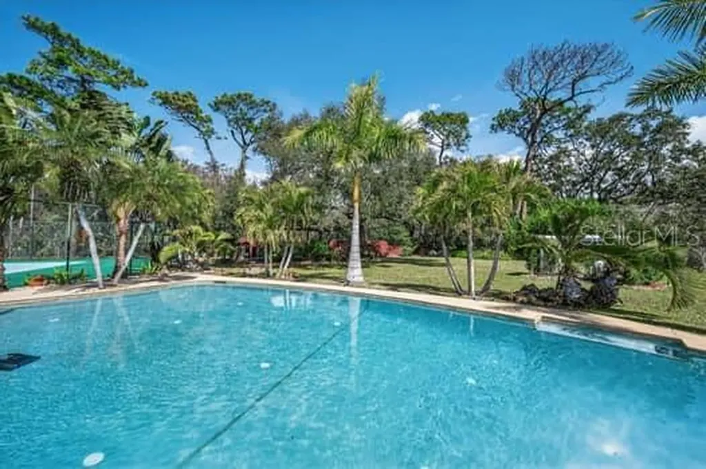 2390 Kent Place Clearwater FL 33764