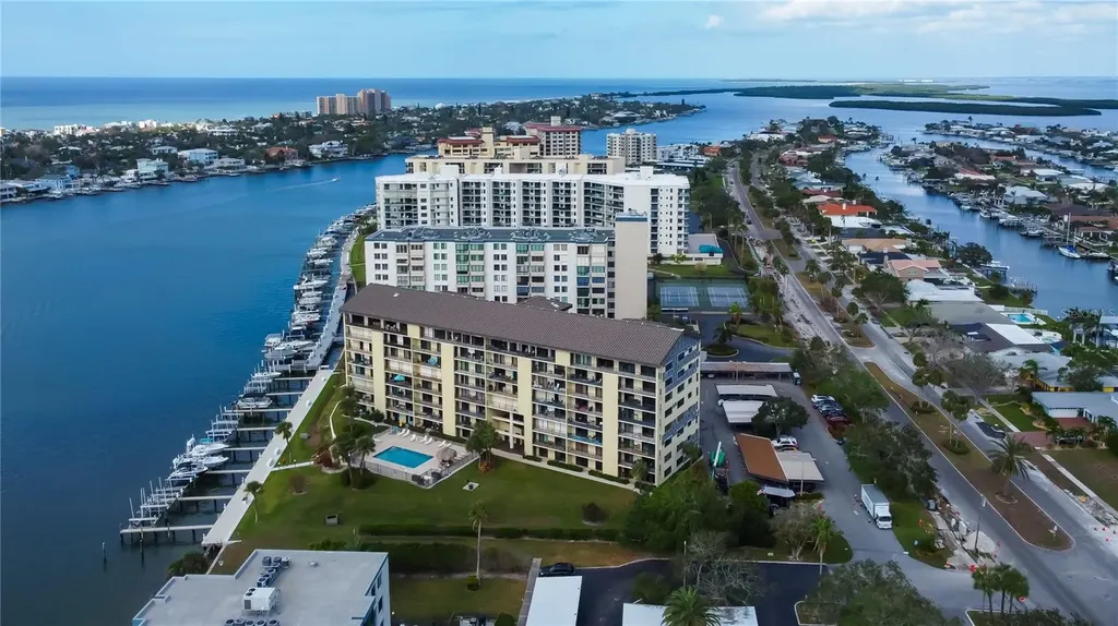 650 Island Way Clearwater Beach FL 33767