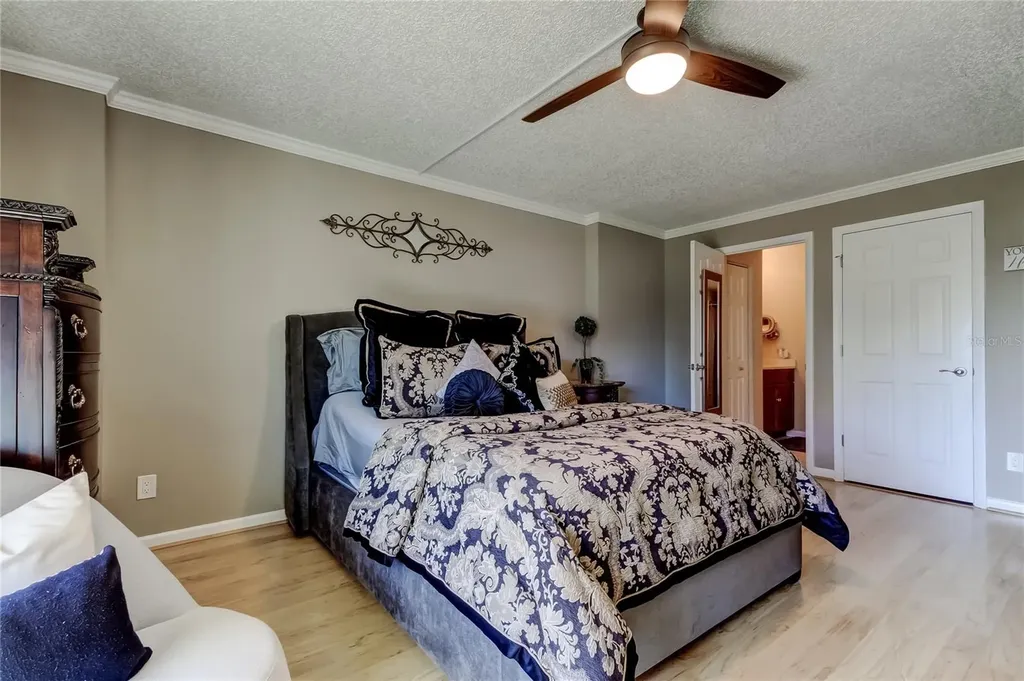 650 Island Way Clearwater Beach FL 33767