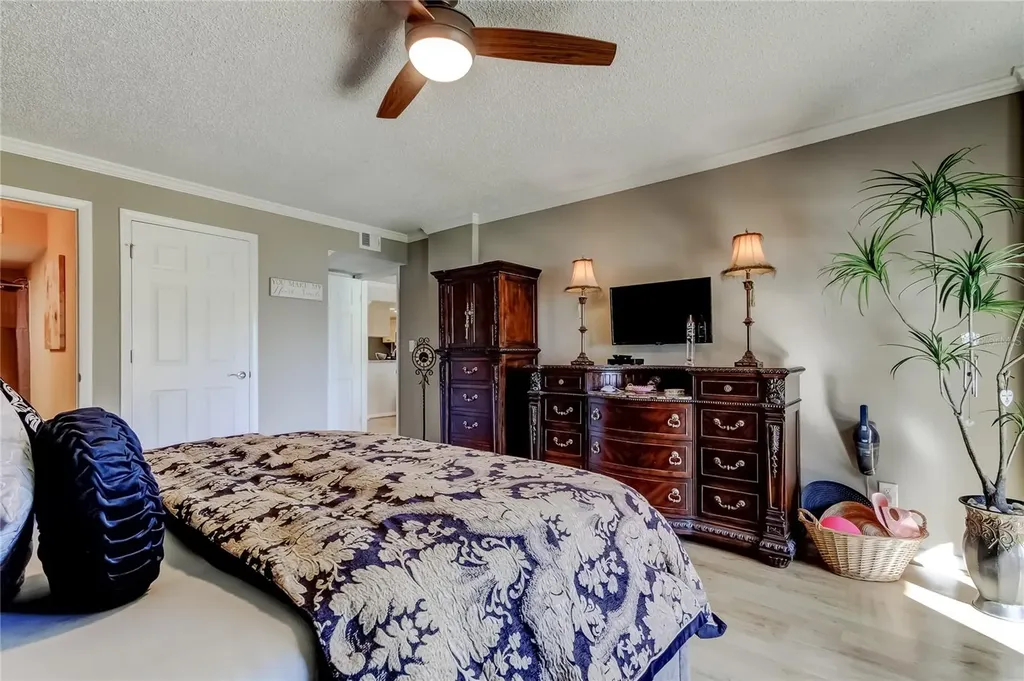 650 Island Way Clearwater Beach FL 33767