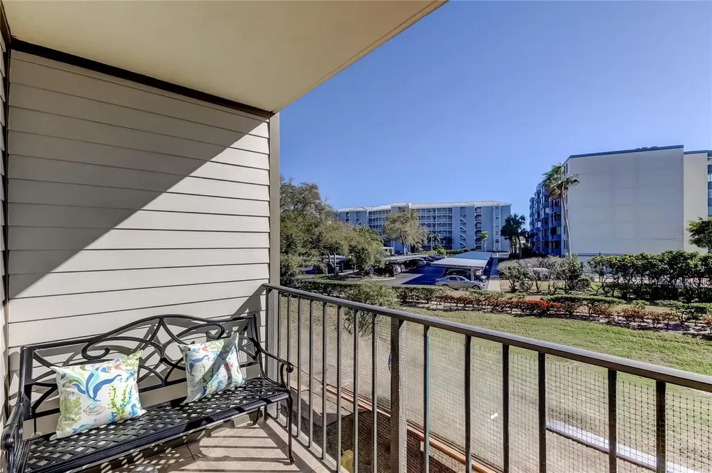 650 Island Way Clearwater Beach FL 33767