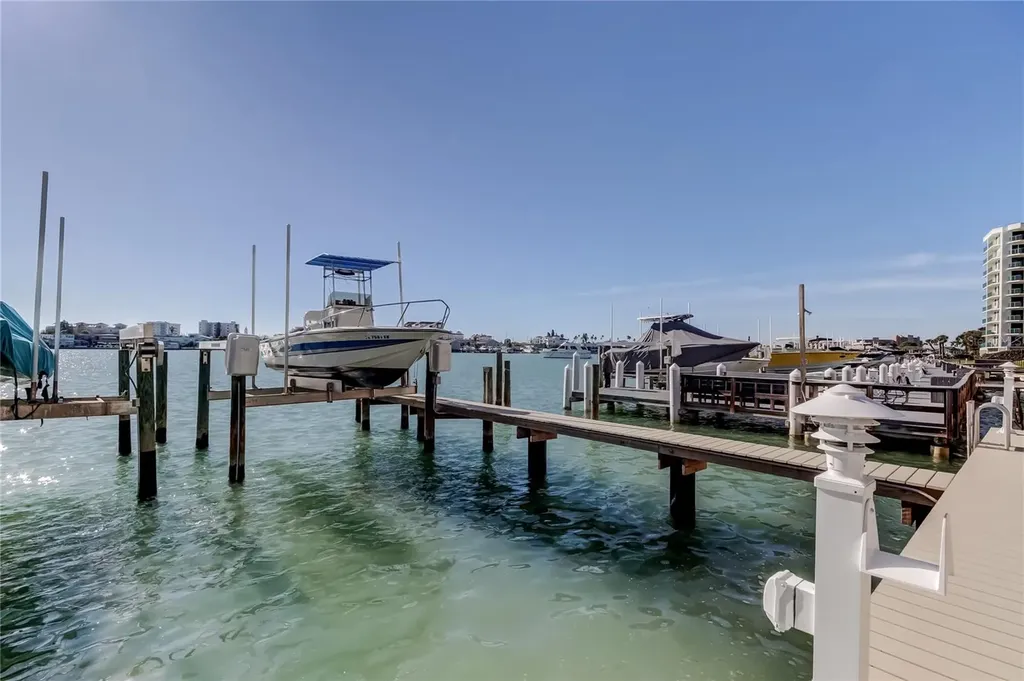 650 Island Way Clearwater Beach FL 33767
