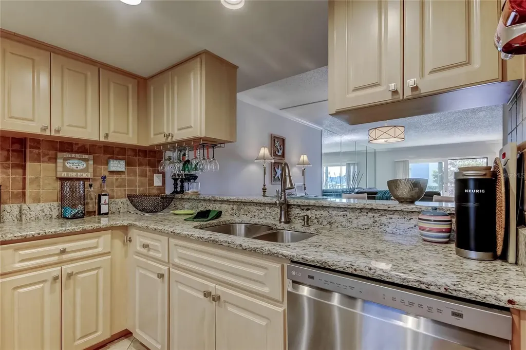 650 Island Way Clearwater Beach FL 33767