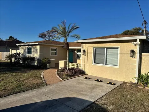 9812 N Oklawaha Avenue Tampa FL 33617