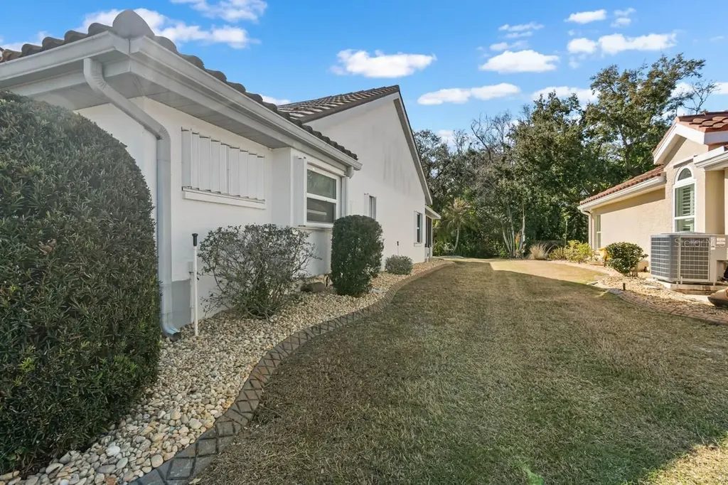 2021 Berry Roberts Drive Sun City Center FL 33573