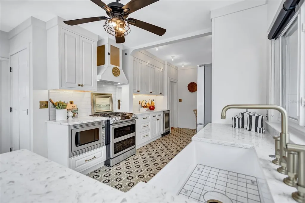 3925 Sunrise Drive S St Petersburg FL 33705