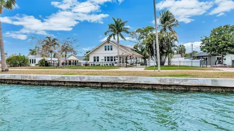 3925 Sunrise Drive S St Petersburg FL 33705