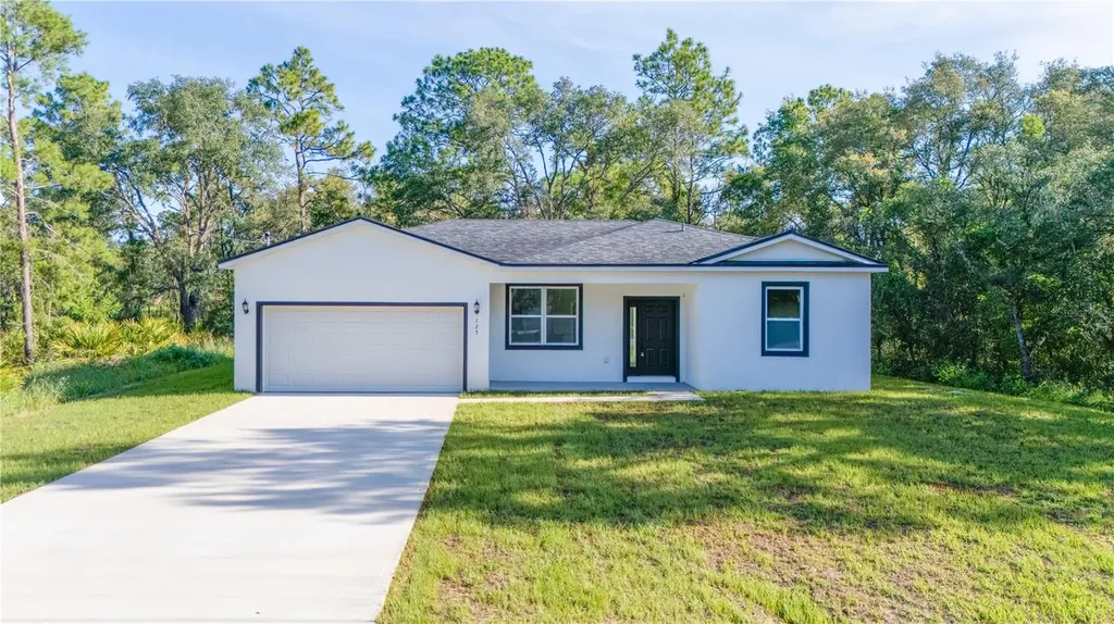125 Fisher Way Ocklawaha FL 32179