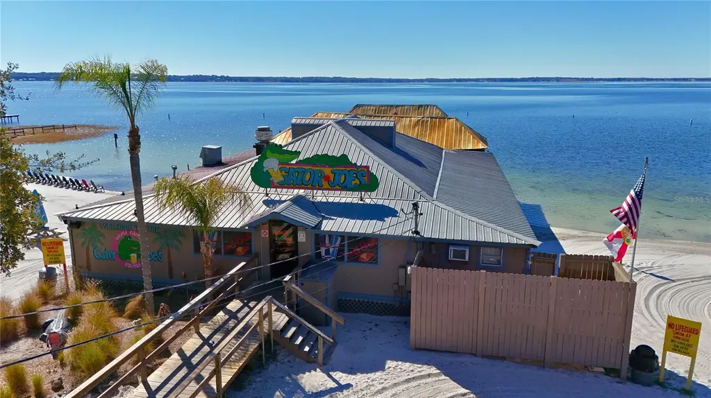 125 Fisher Way Ocklawaha FL 32179