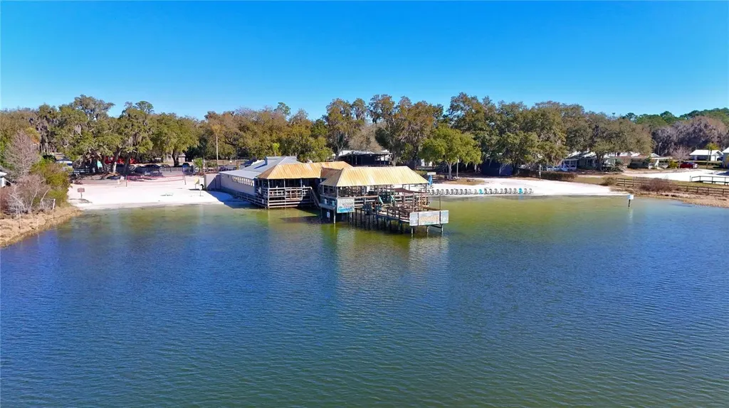 125 Fisher Way Ocklawaha FL 32179