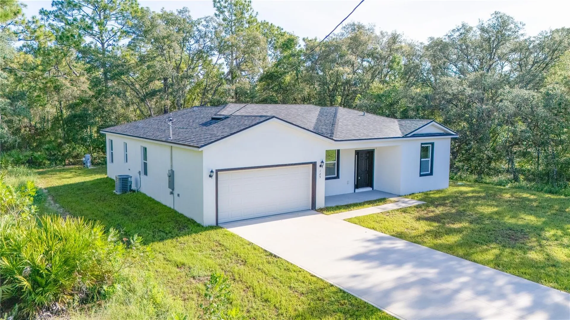 125 Fisher Way Ocklawaha FL 32179