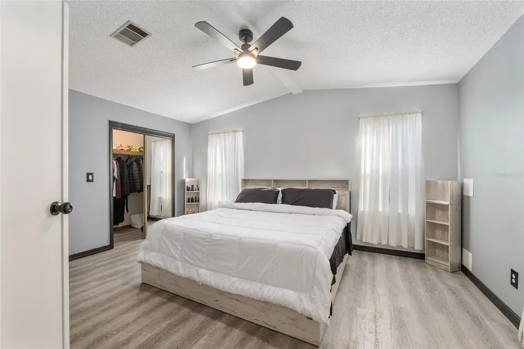 6832 NE 3rd Place Ocala FL 34470