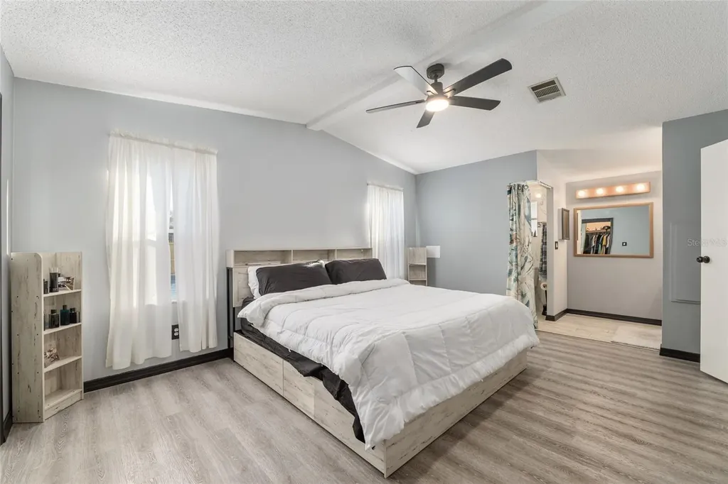 6832 NE 3rd Place Ocala FL 34470