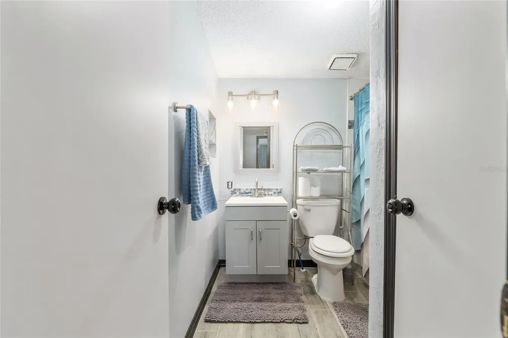 6832 NE 3rd Place Ocala FL 34470