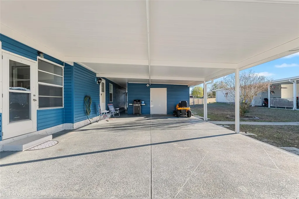 6832 NE 3rd Place Ocala FL 34470