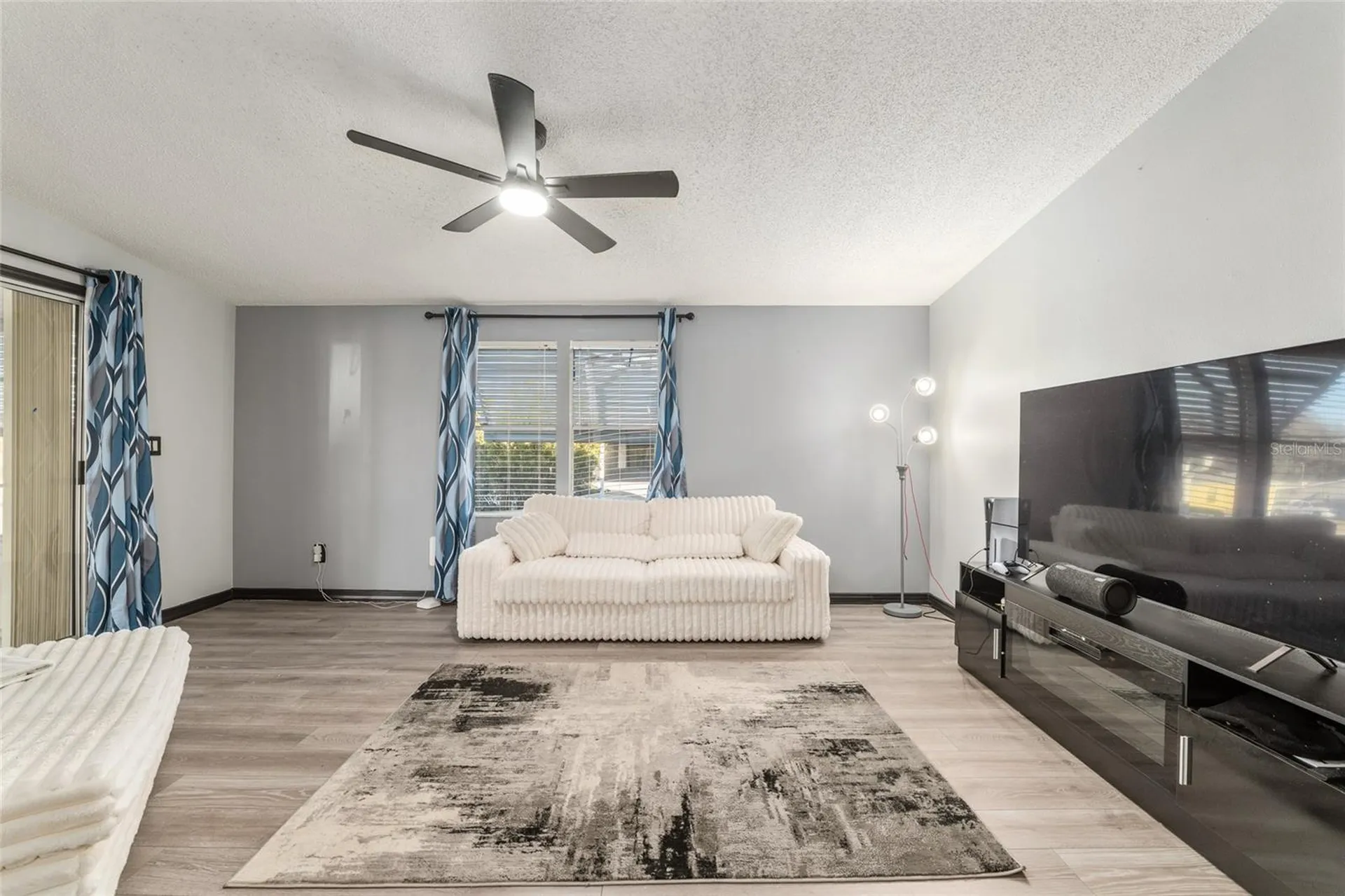 6832 NE 3rd Place Ocala FL 34470