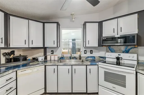 6832 NE 3rd Place Ocala FL 34470