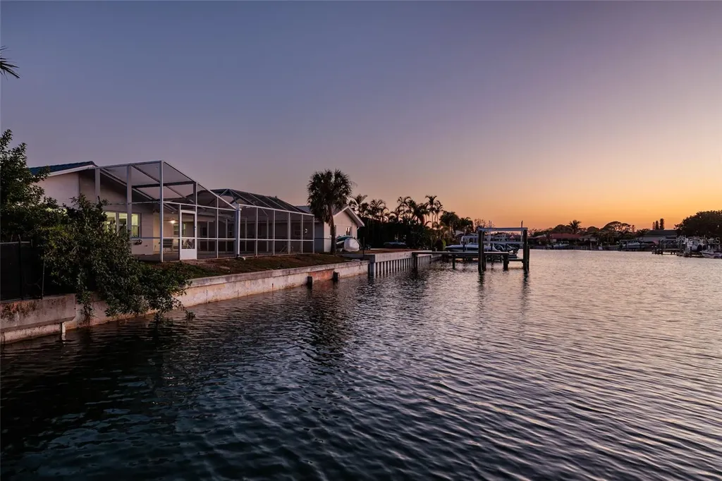 1985 Michigan Avenue NE St Petersburg FL 33703