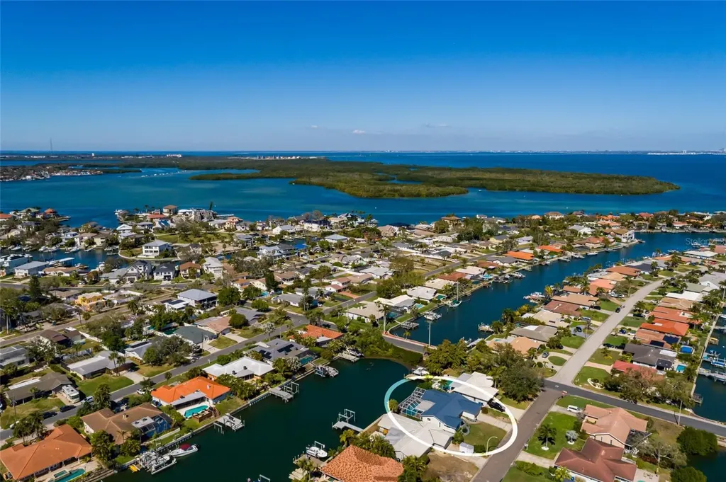 1985 Michigan Avenue NE St Petersburg FL 33703