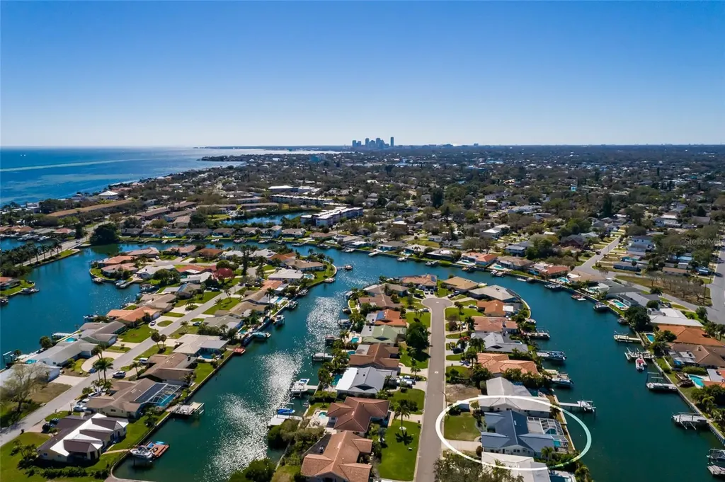1985 Michigan Avenue NE St Petersburg FL 33703
