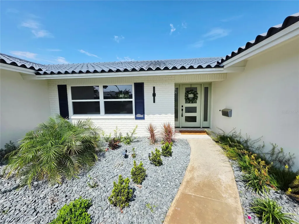 1985 Michigan Avenue NE St Petersburg FL 33703