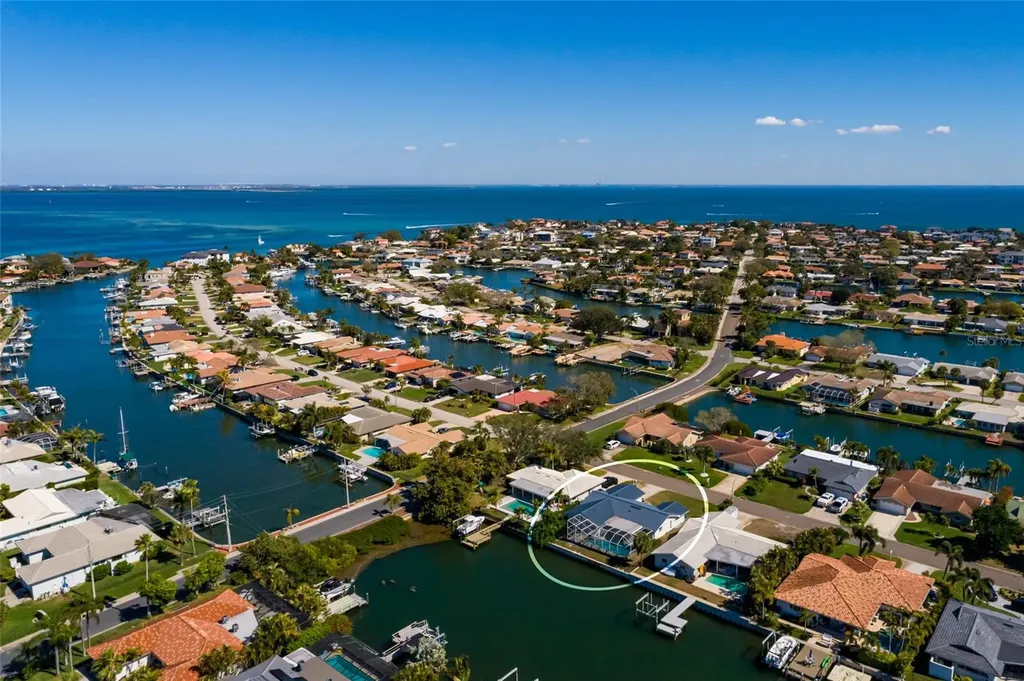 1985 Michigan Avenue NE St Petersburg FL 33703