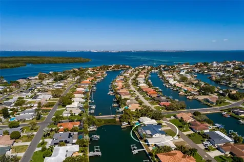 1985 Michigan Avenue NE St Petersburg FL 33703