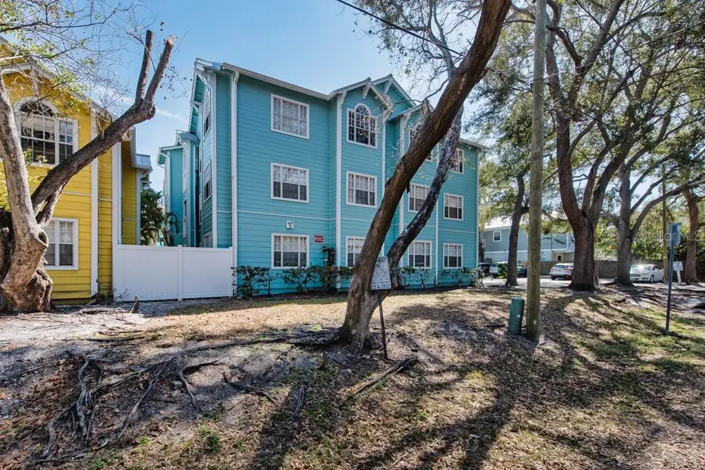 3002 W Cleveland Street Tampa FL 33609