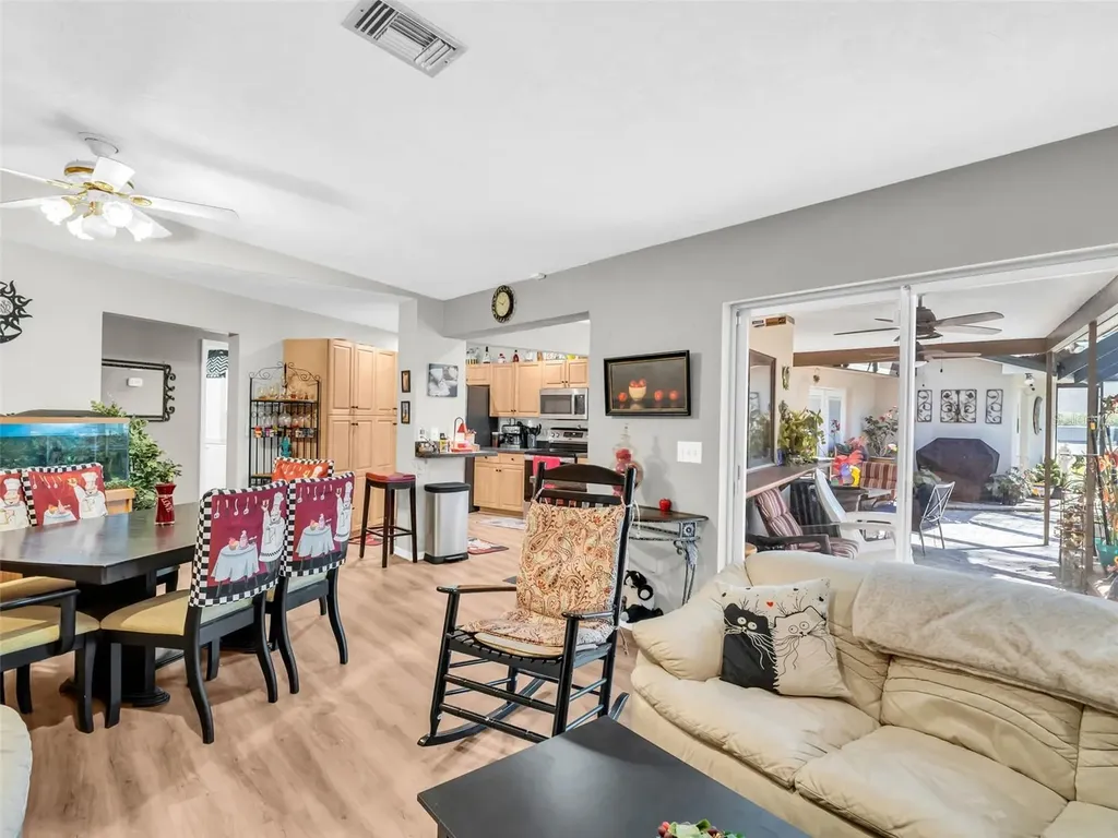 3061 Alt 19 Palm Harbor FL 34683