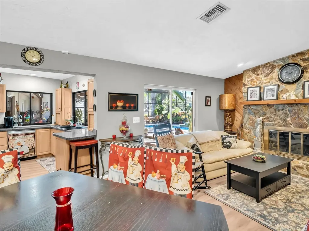 3061 Alt 19 Palm Harbor FL 34683
