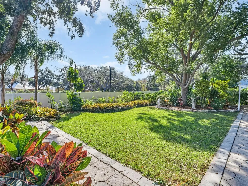 3061 Alt 19 Palm Harbor FL 34683