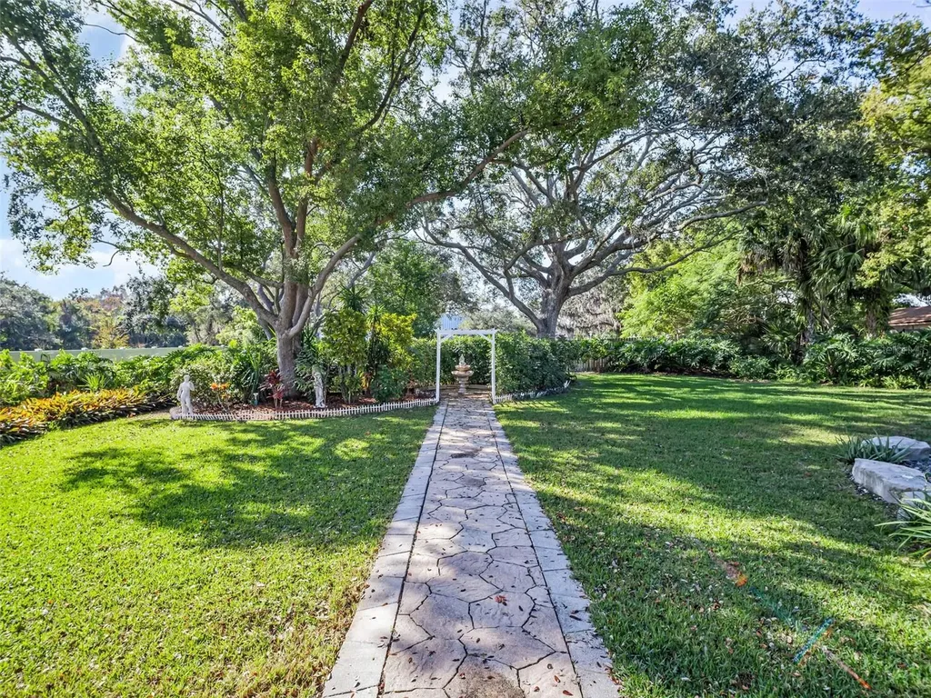 3061 Alt 19 Palm Harbor FL 34683
