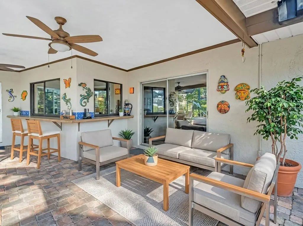 3061 Alt 19 Palm Harbor FL 34683