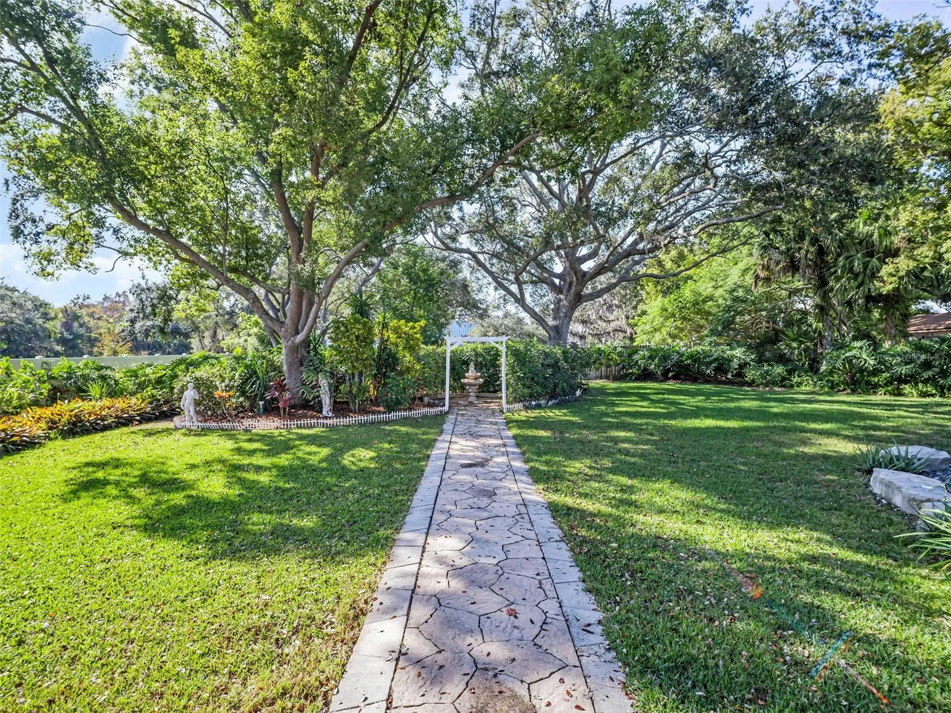 3061 Alt 19 Palm Harbor FL 34683