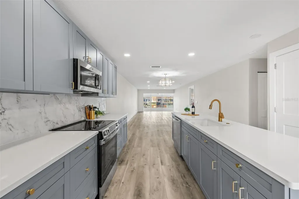 651 Boca Ciega Point Boulevard S St Petersburg FL 33708