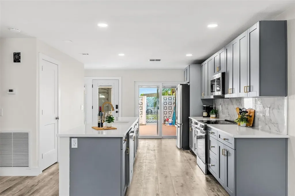 651 Boca Ciega Point Boulevard S St Petersburg FL 33708