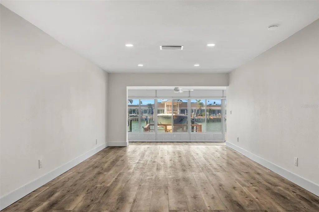651 Boca Ciega Point Boulevard S St Petersburg FL 33708