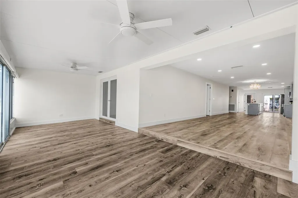 651 Boca Ciega Point Boulevard S St Petersburg FL 33708