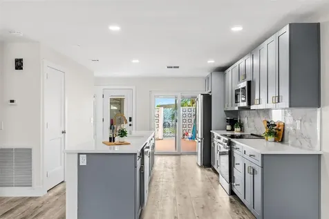 651 Boca Ciega Point Boulevard S St Petersburg FL 33708