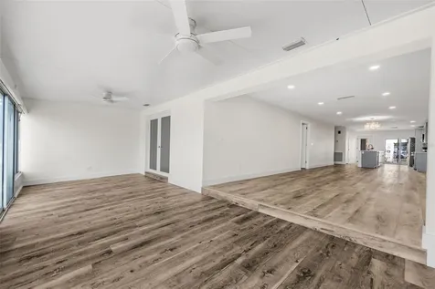 651 Boca Ciega Point Boulevard S St Petersburg FL 33708
