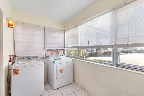 1153 Rue Des Rois South Pasadena FL 33707