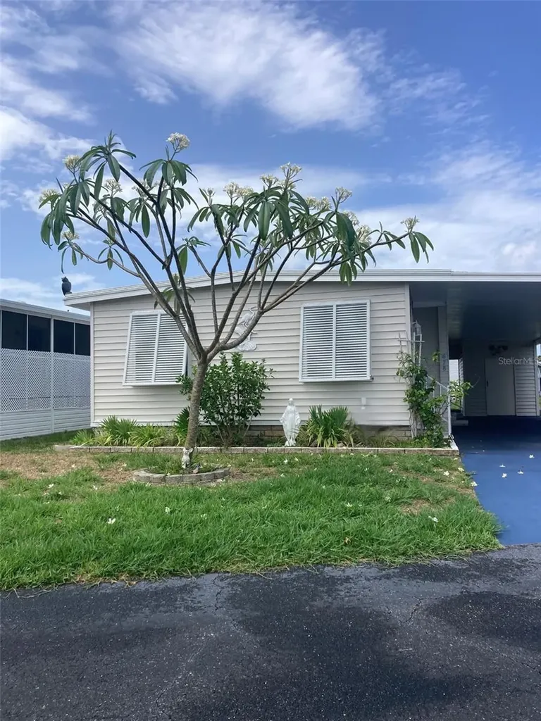678 Mount Madison Avenue NE St Petersburg FL 33702