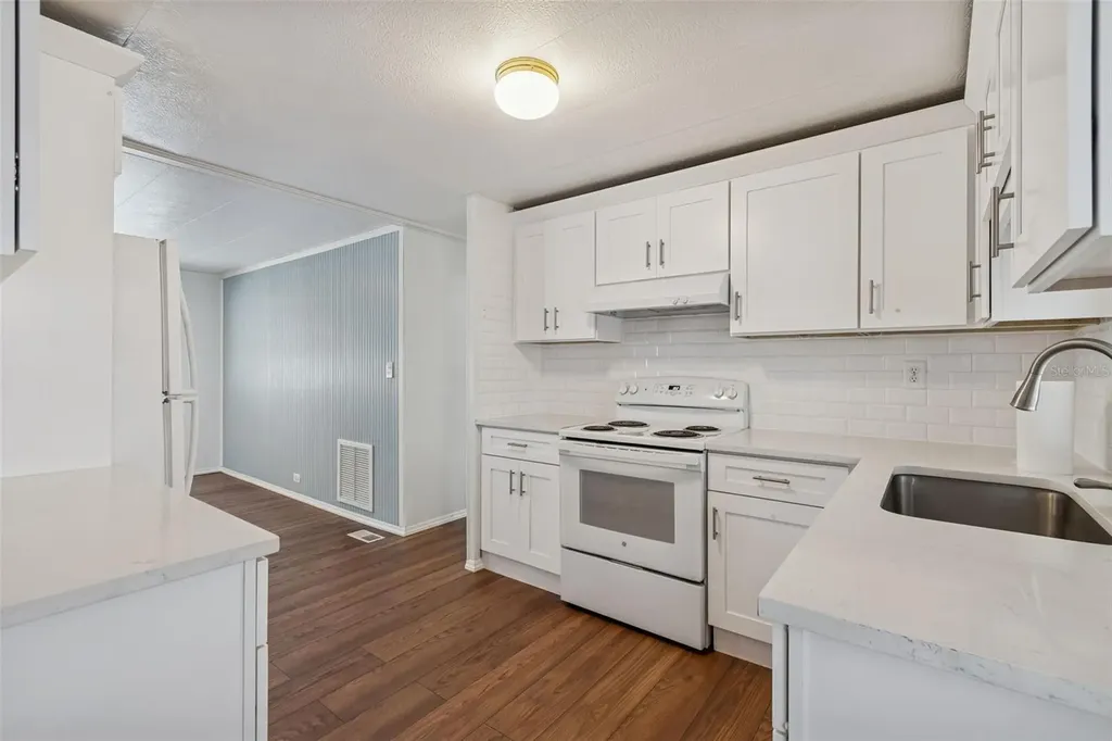 678 Mount Madison Avenue NE St Petersburg FL 33702