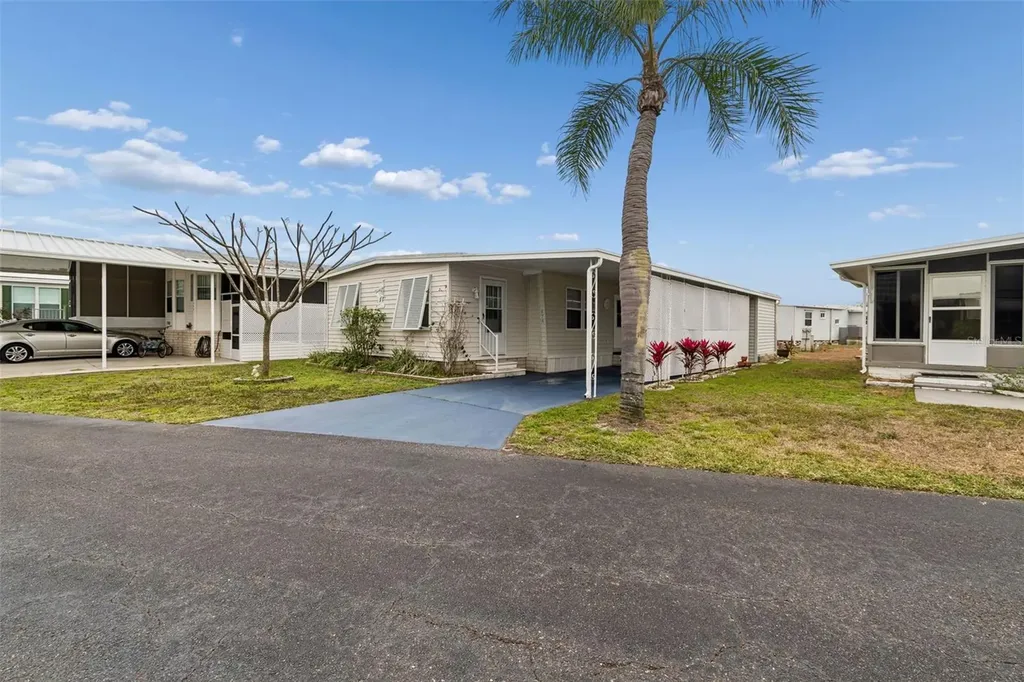 678 Mount Madison Avenue NE St Petersburg FL 33702