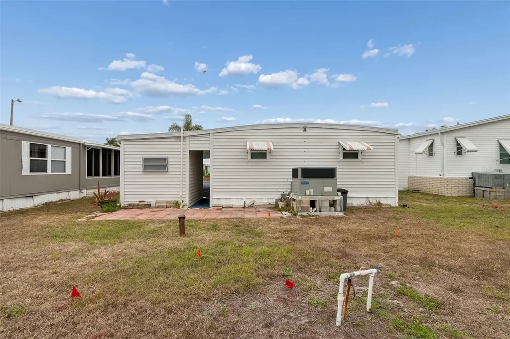 678 Mount Madison Avenue NE St Petersburg FL 33702