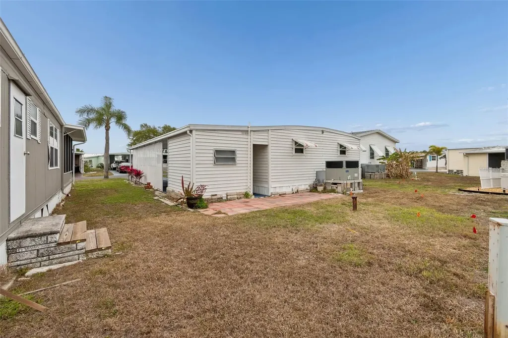 678 Mount Madison Avenue NE St Petersburg FL 33702