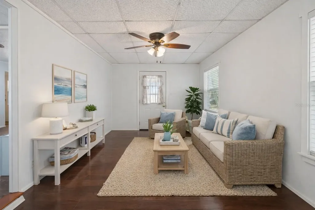678 Mount Madison Avenue NE St Petersburg FL 33702
