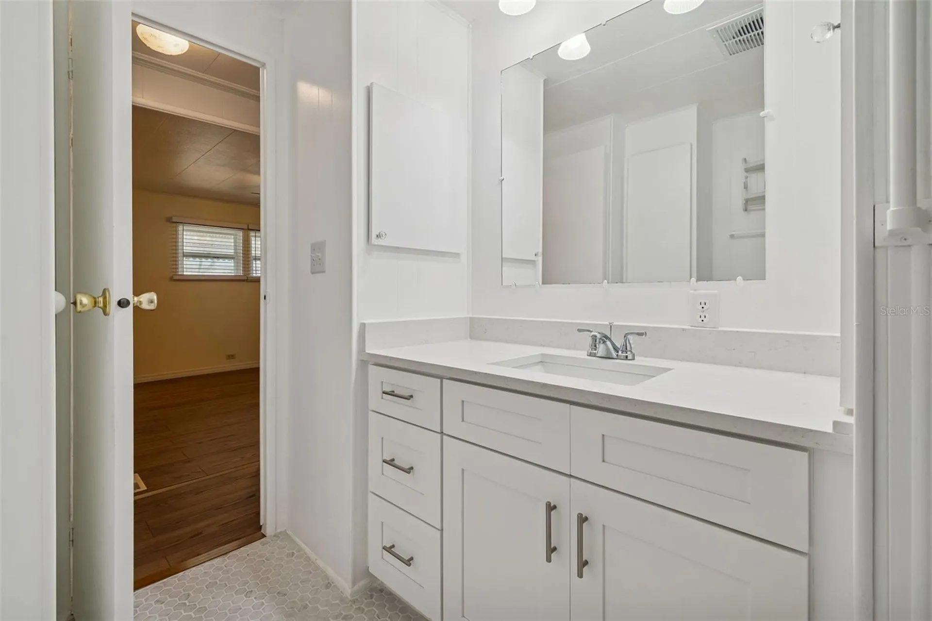 678 Mount Madison Avenue NE St Petersburg FL 33702