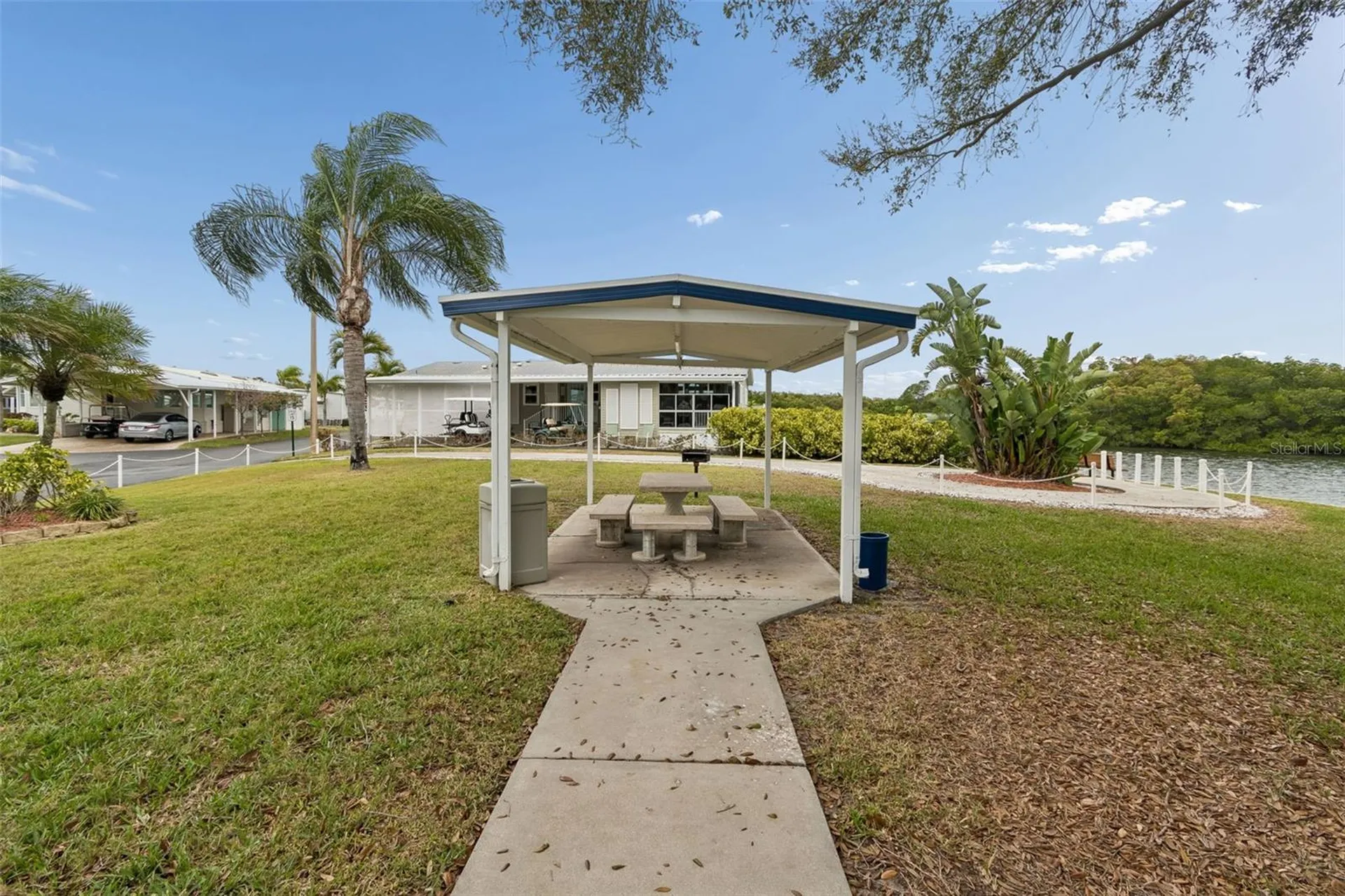 678 Mount Madison Avenue NE St Petersburg FL 33702